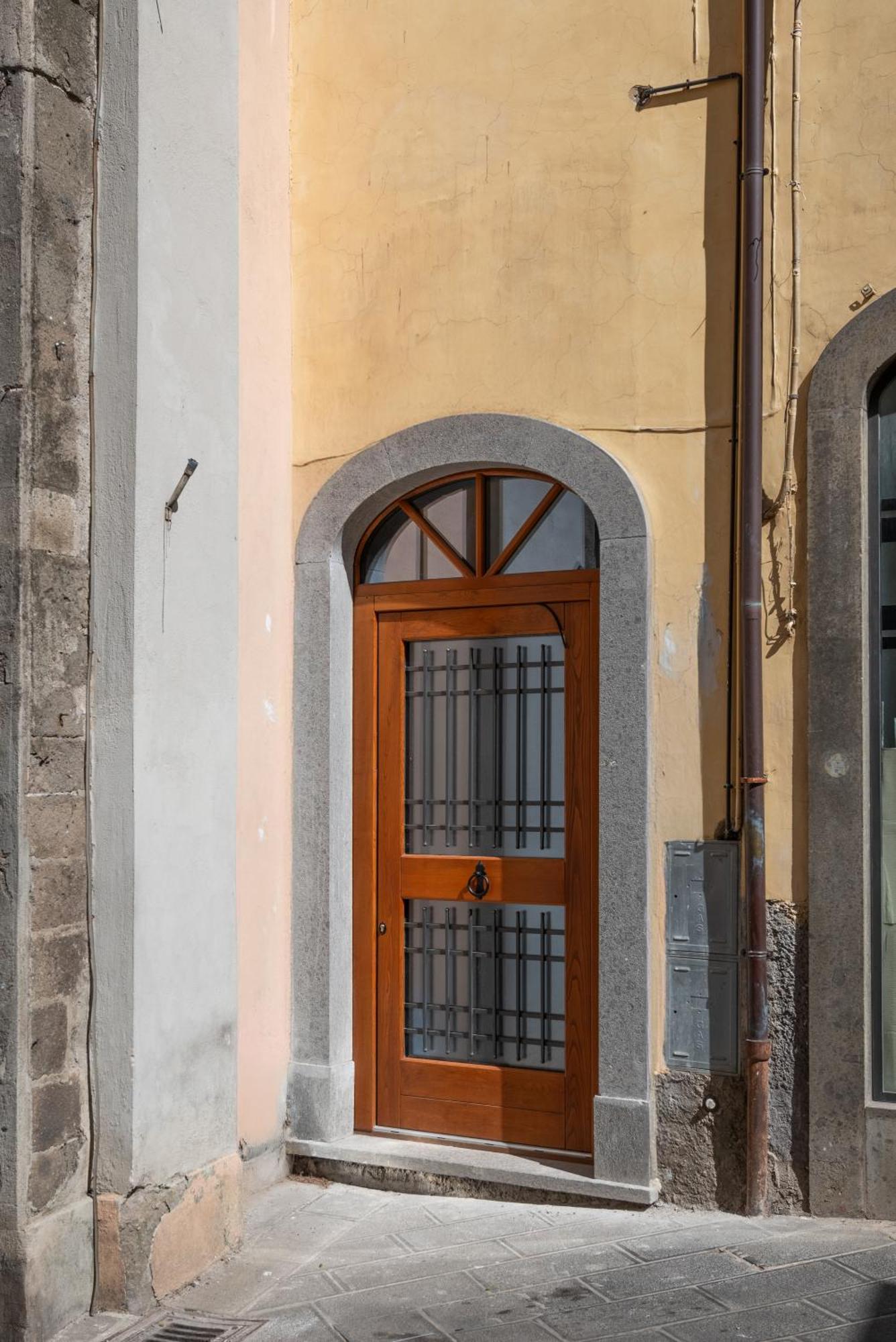 Апартаменты Palazzo Ricca Guarducci Piano Terra Монтефьясконе Экстерьер фото